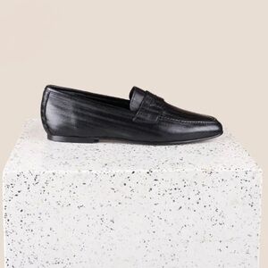 Elegant Black Leather Women's Loafers